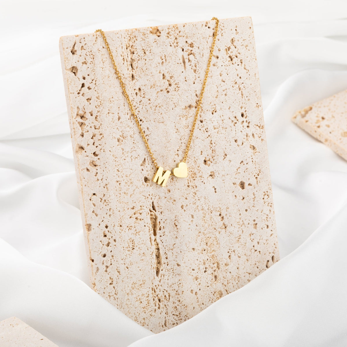 Initial Heart Pendant Necklace - ALMAGIOIELLI