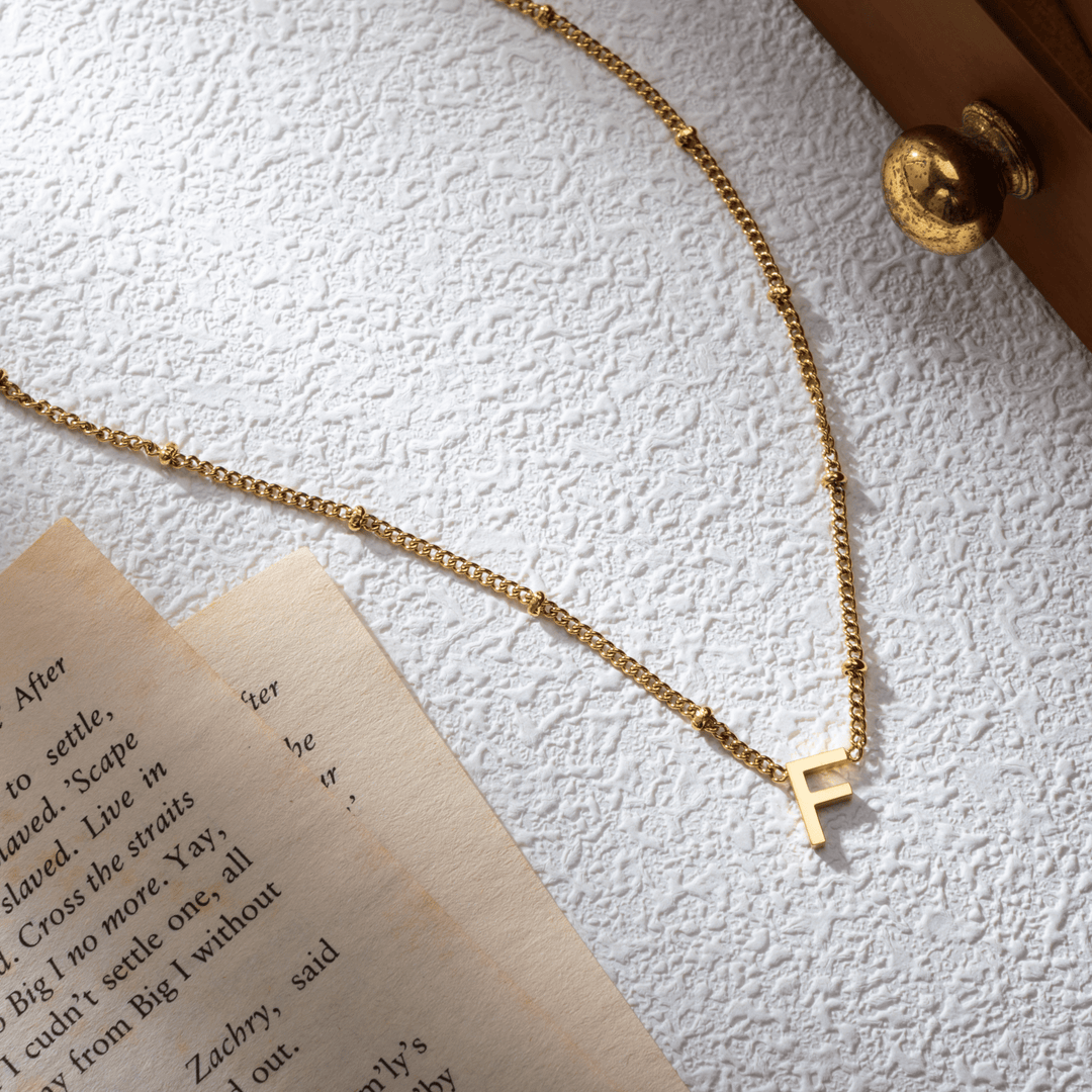Minimalist Initial Necklace with Beaded Chain - ALMAGIOIELLI