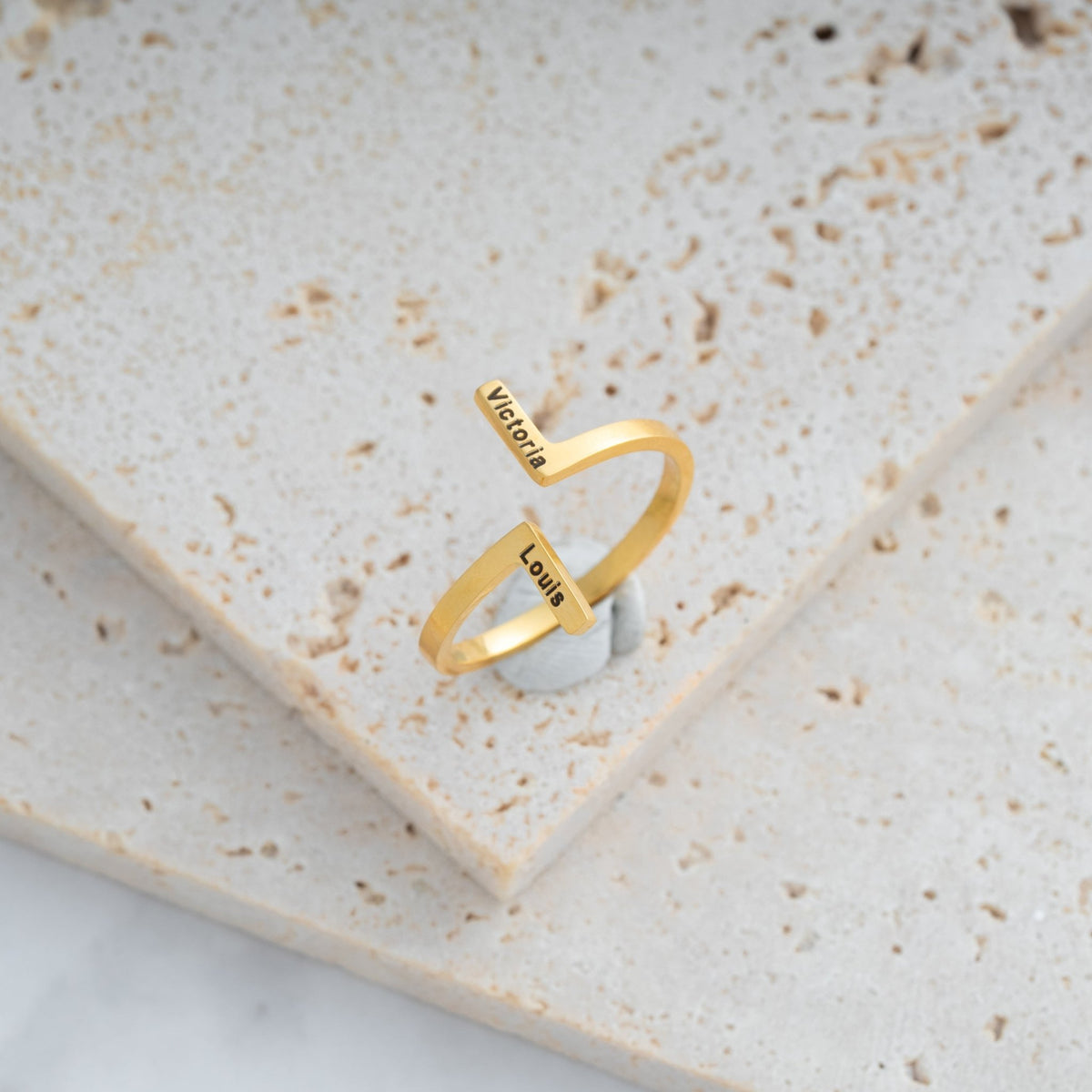 Simple Vertical Dual Name Ring - ALMAGIOIELLI